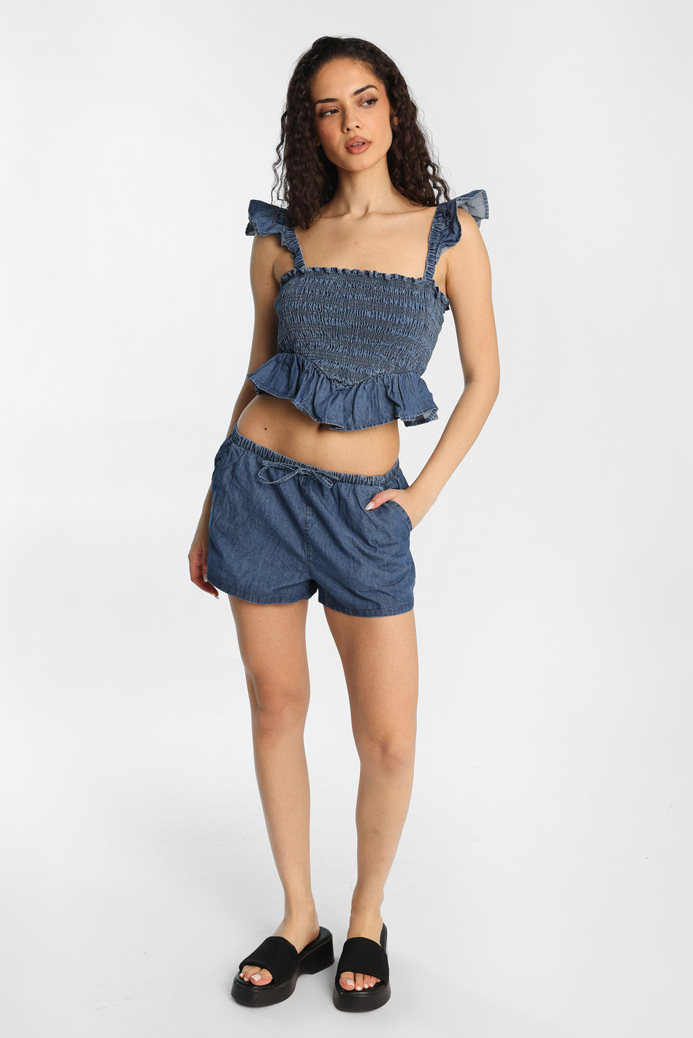 Haut en chambray à manches volantées Haut en chambray à manches volantées