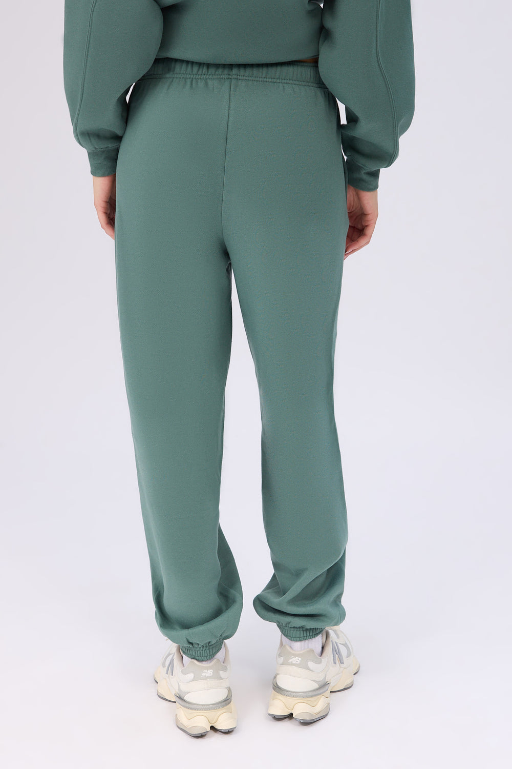 Mid-Rise Oversized Sweatpant Mid-Rise Oversized Sweatpant