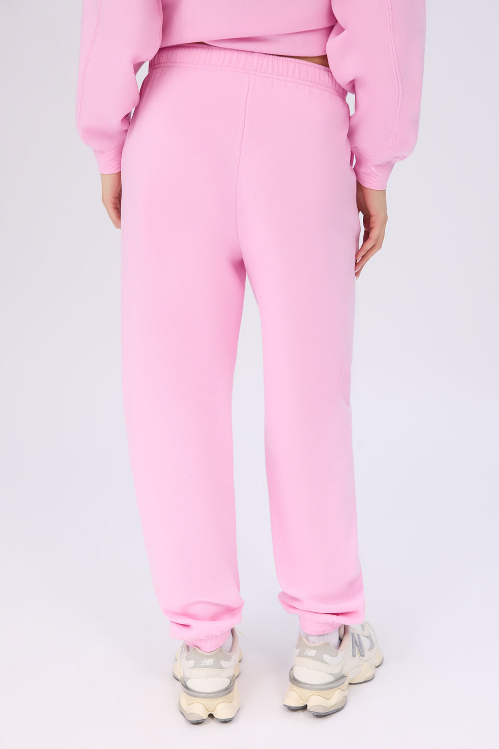 Mid-Rise Oversized Sweatpant Mid-Rise Oversized Sweatpant