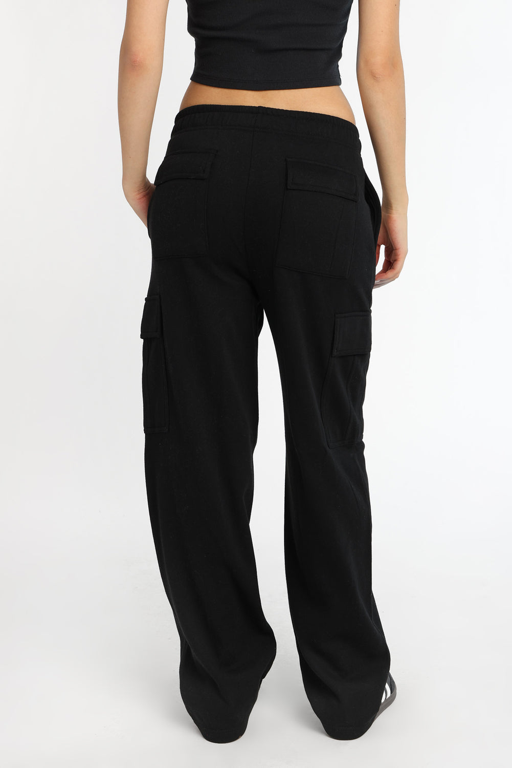 Wide-Leg Cargo Sweatpants Wide-Leg Cargo Sweatpants