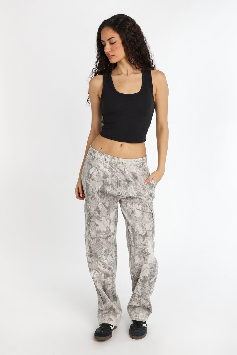 Wide-Leg Cargo Sweatpants Wide-Leg Cargo Sweatpants