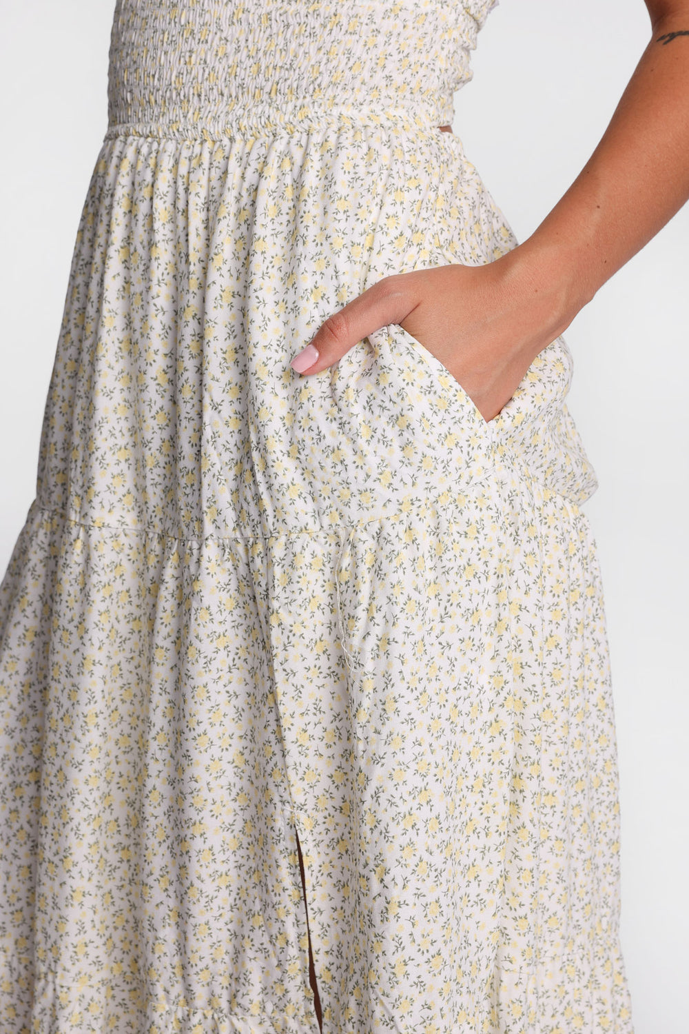 Robe maxi dos croisé à taille smockée Robe maxi dos croisé à taille smockée