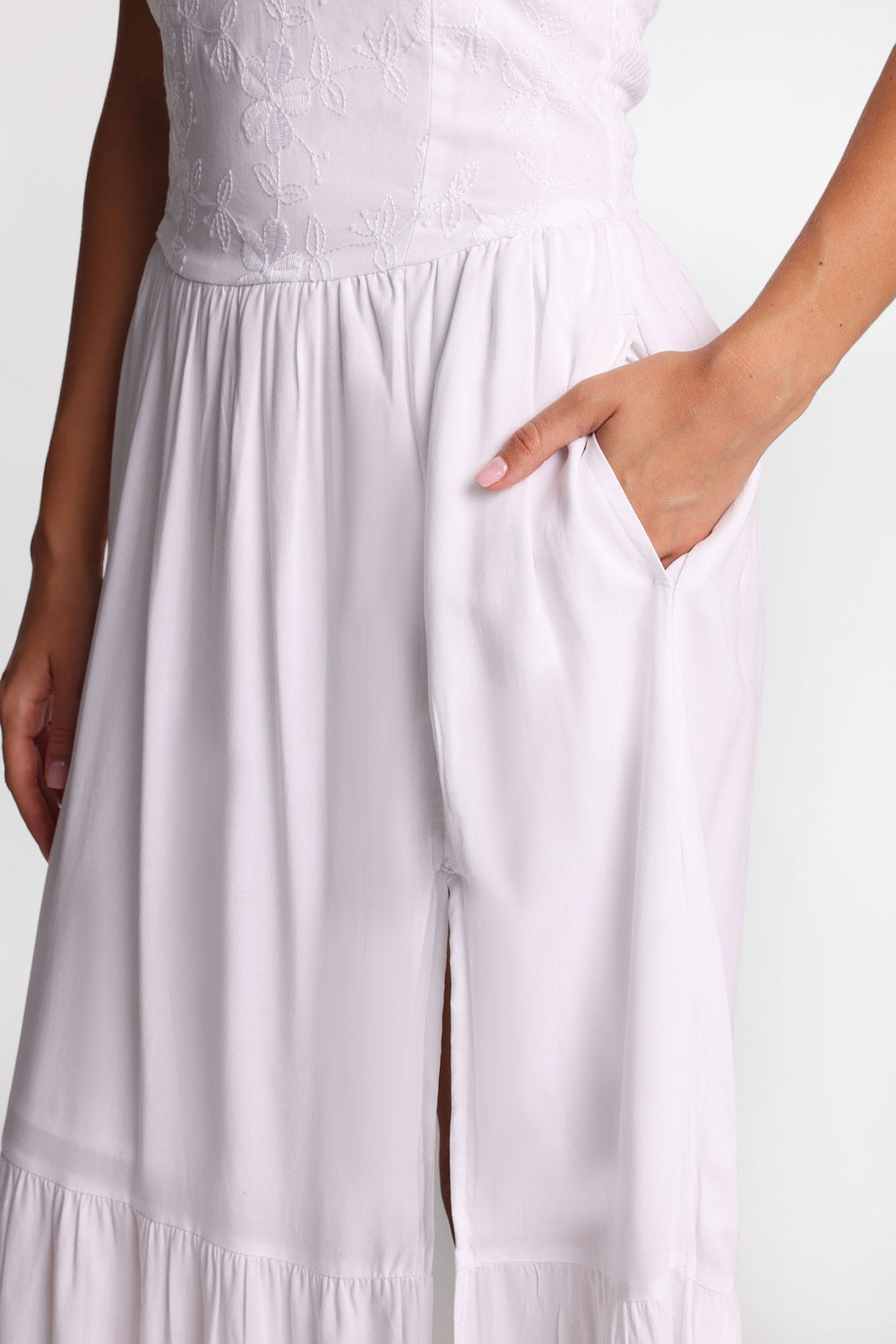 Robe maxi bustier brodé sans bretelles Robe maxi bustier brodé sans bretelles