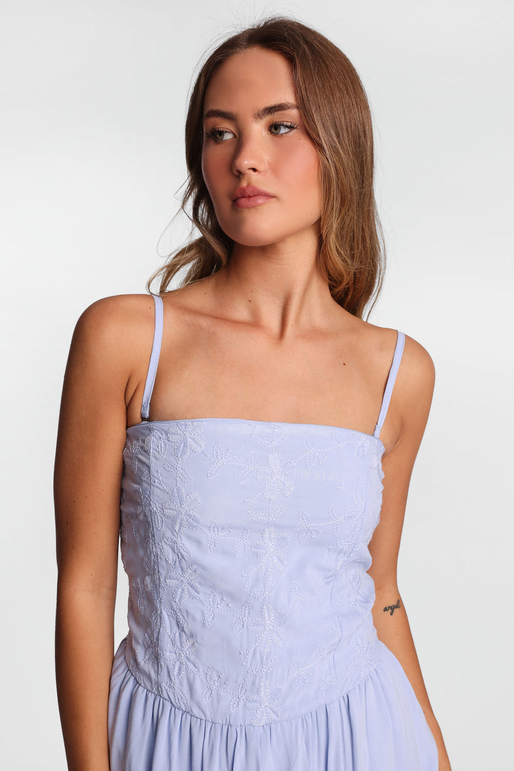 Robe maxi bustier brodé sans bretelles Robe maxi bustier brodé sans bretelles