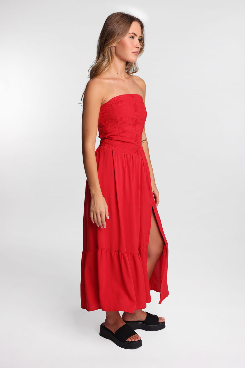 Robe maxi bustier brodé sans bretelles Robe maxi bustier brodé sans bretelles