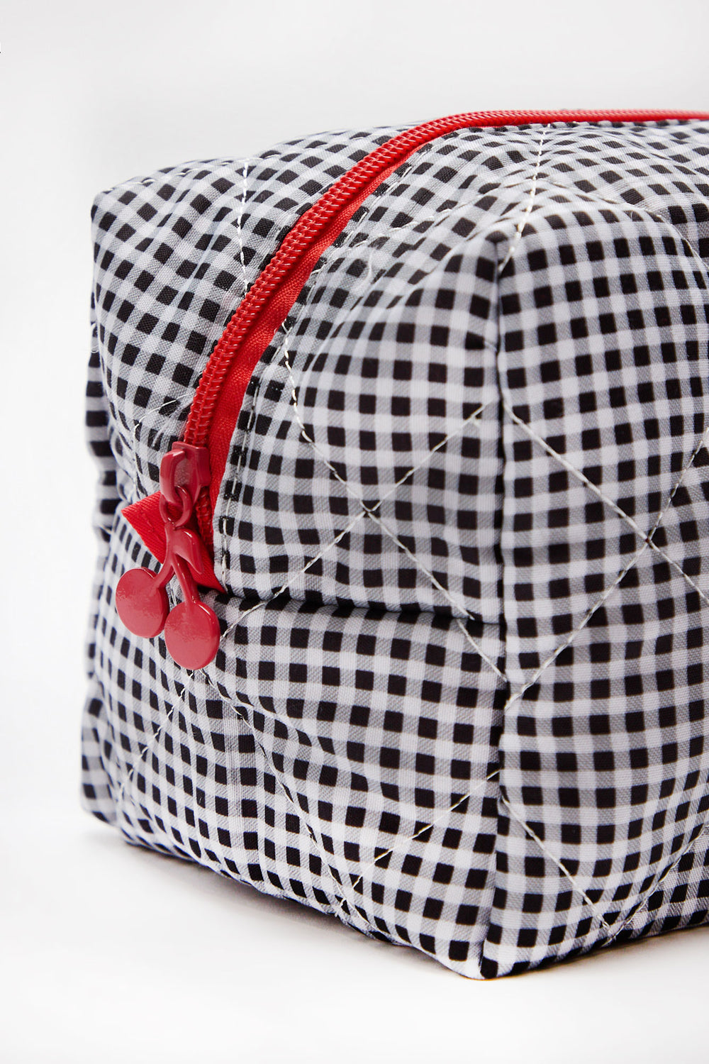 Quilted Zip-Up Makeup Bag Quilted Zip-Up Makeup Bag