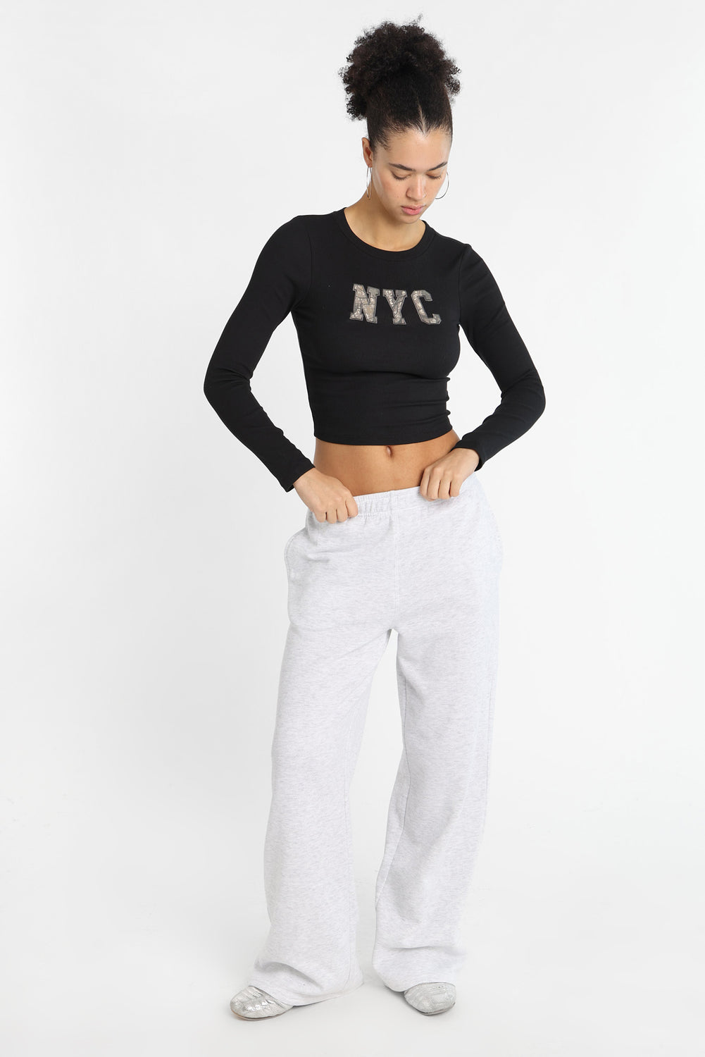 T-shirt ajusté à manches longues brodé NYC T-shirt ajusté à manches longues brodé NYC