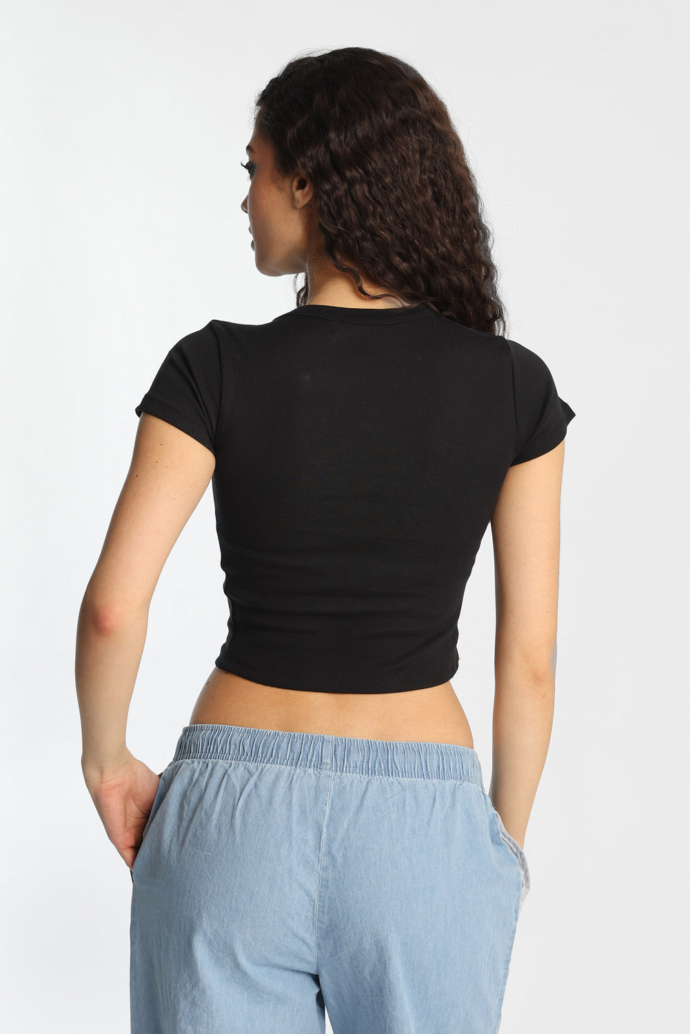 T-shirt ajusté chiot brodé T-shirt ajusté chiot brodé