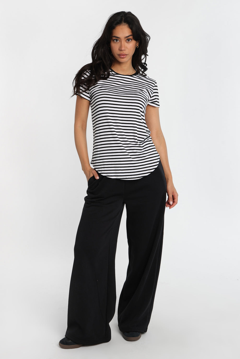 Short Sleeve Crew Neck Relaxed Tee Short Sleeve Crew Neck Relaxed Tee