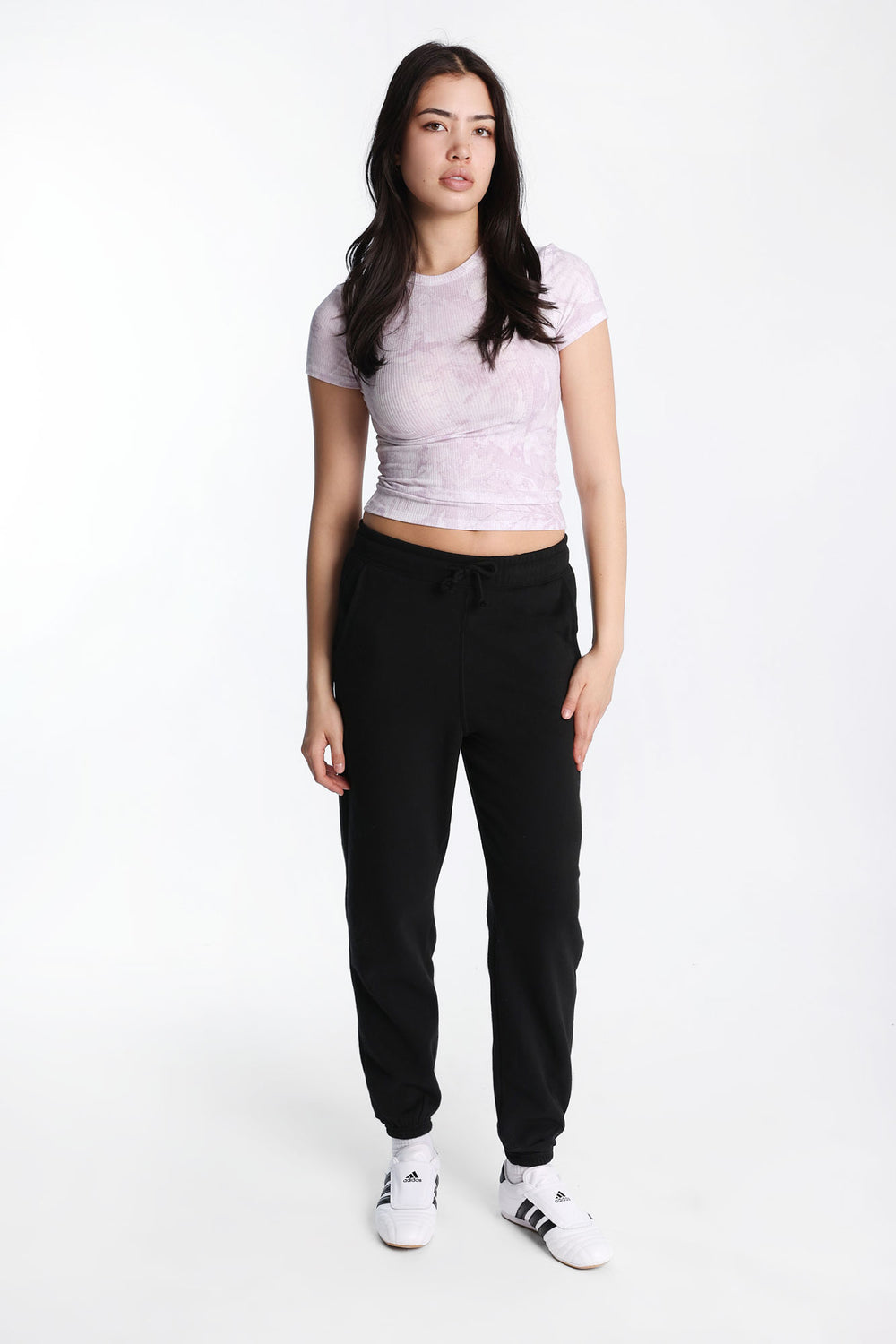 T-shirt long à col ras-du-cou et manches courtes T-shirt long à col ras-du-cou et manches courtes