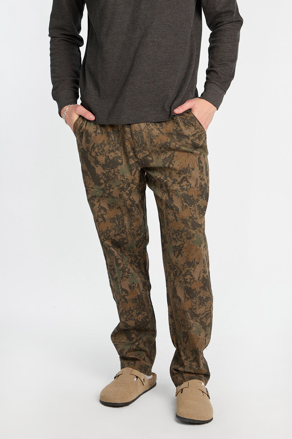 Pantalon en sergé à coupe décontractée Pantalon en sergé à coupe décontractée