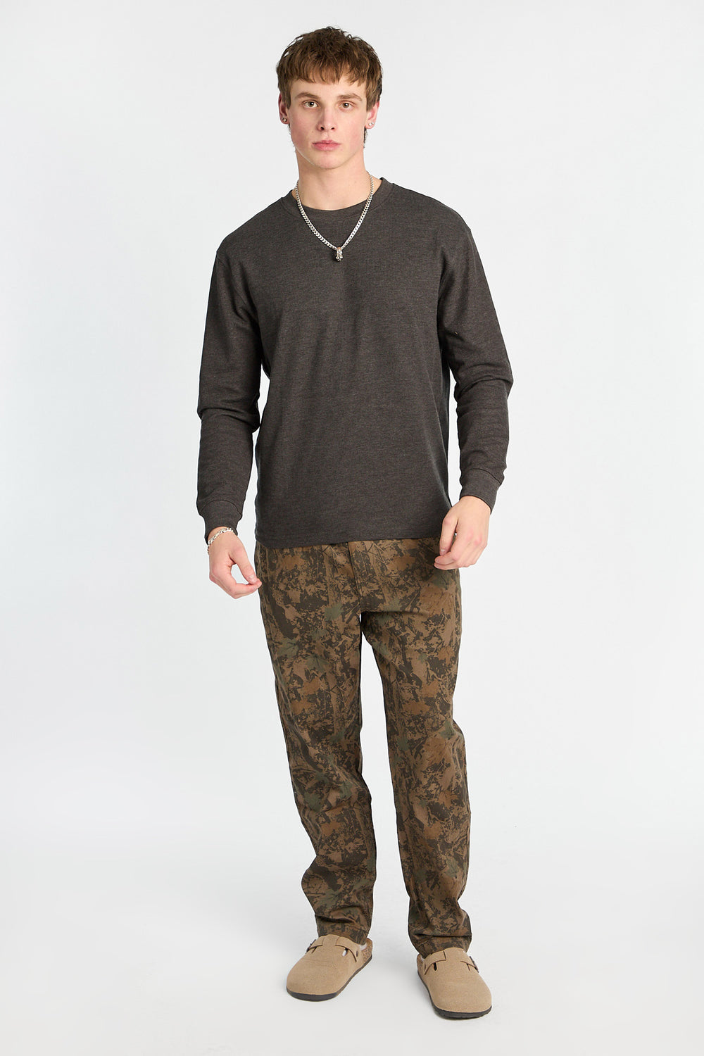 Pantalon en sergé à coupe décontractée Pantalon en sergé à coupe décontractée