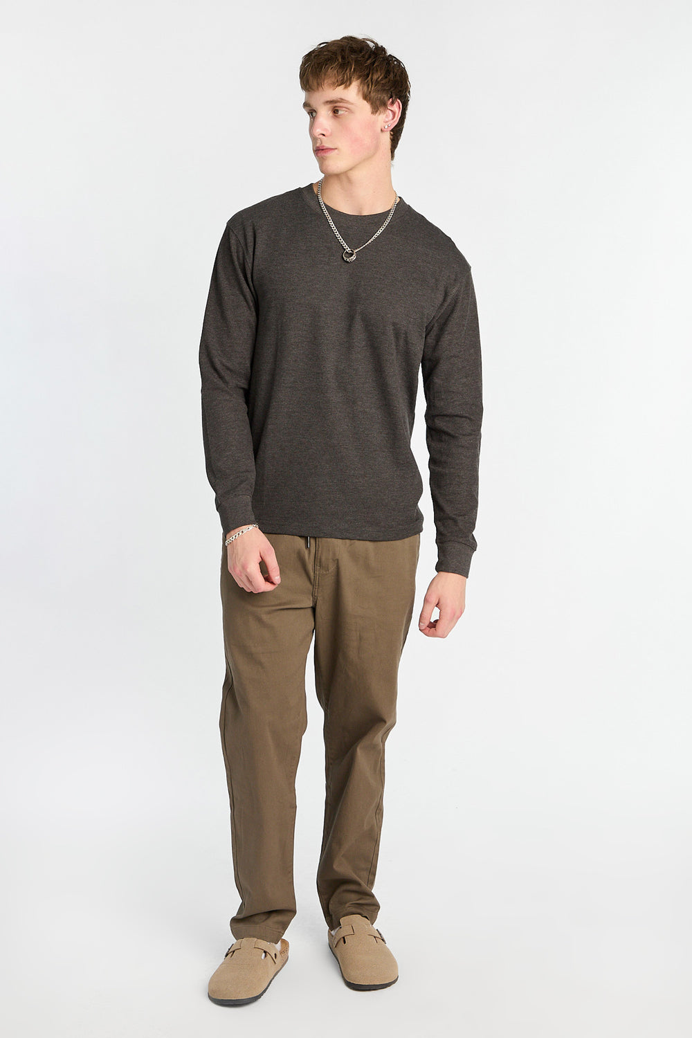 Pantalon en sergé à coupe décontractée Pantalon en sergé à coupe décontractée