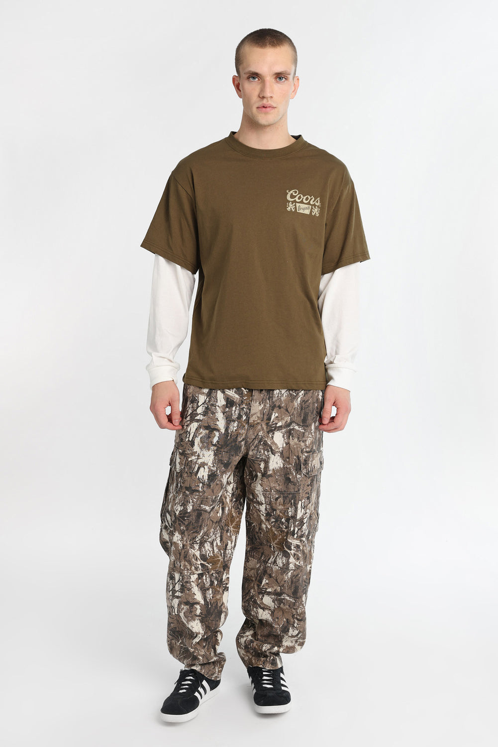 Pantalon cargo en sergé coupe skateur ample camouflage Pantalon cargo en sergé coupe skateur ample camouflage