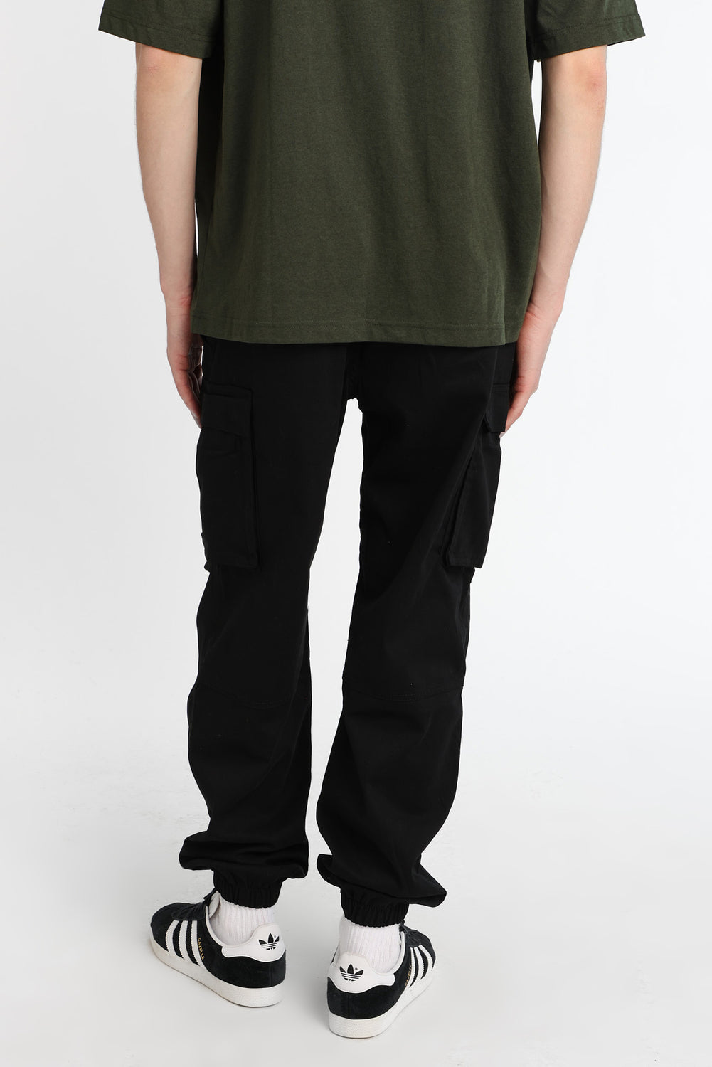 Jogger cargo en sergé coupe ample Jogger cargo en sergé coupe ample