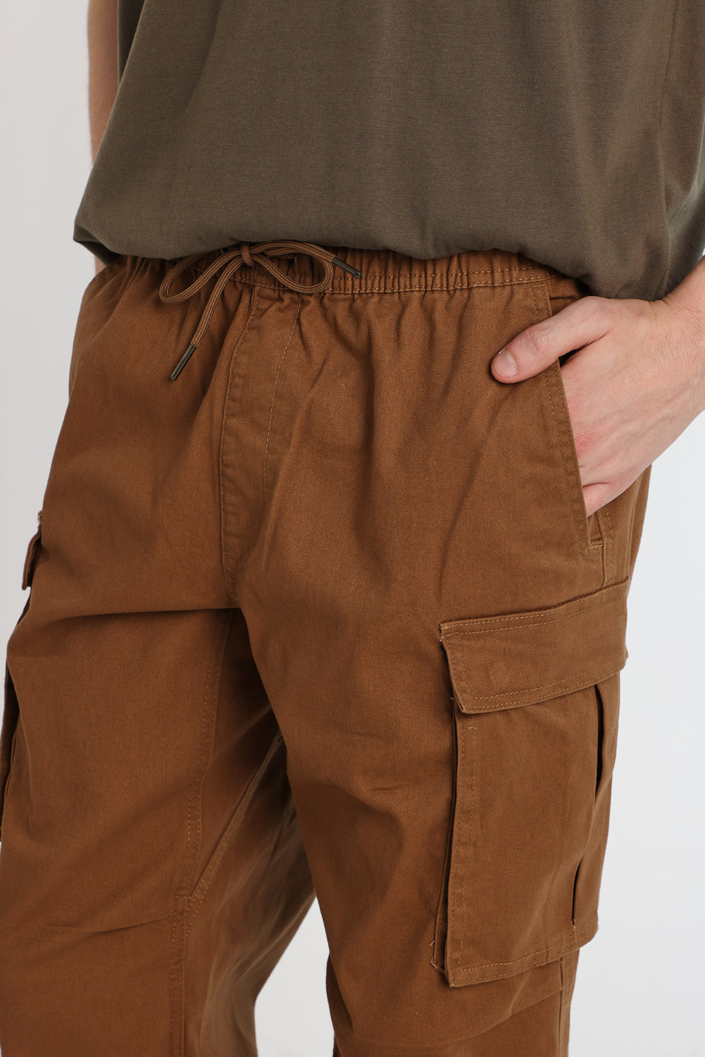 Jogger cargo en sergé coupe ample Jogger cargo en sergé coupe ample