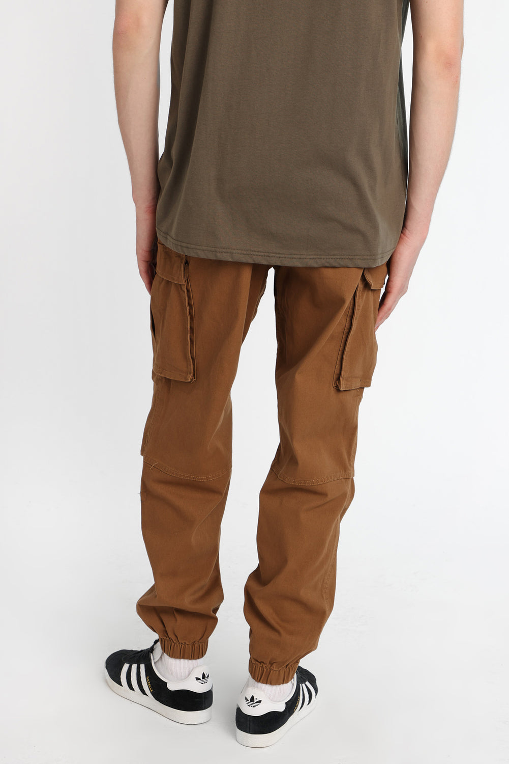 Jogger cargo en sergé coupe ample Jogger cargo en sergé coupe ample