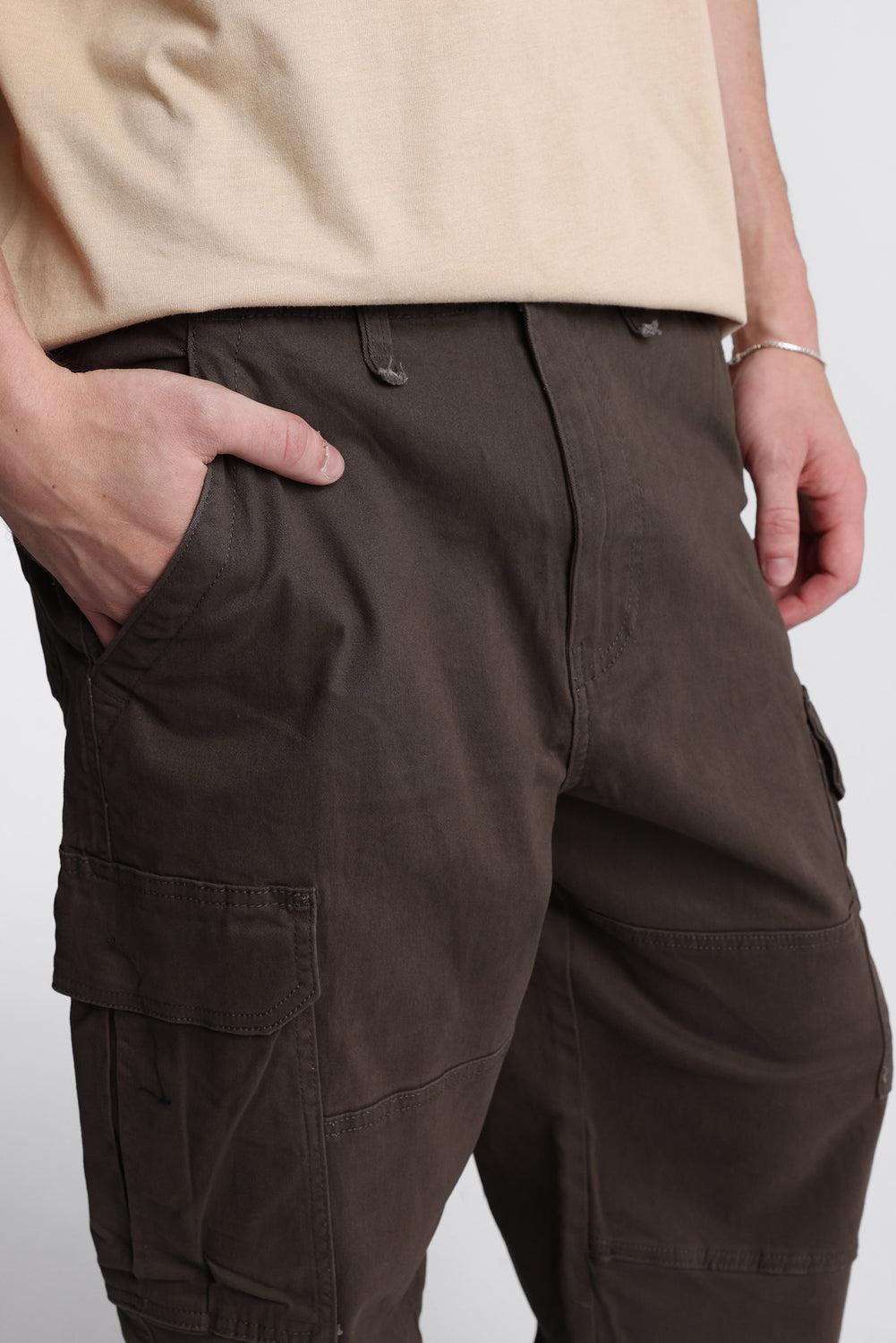 Pantalon cargo en sergé skateur ample Pantalon cargo en sergé skateur ample