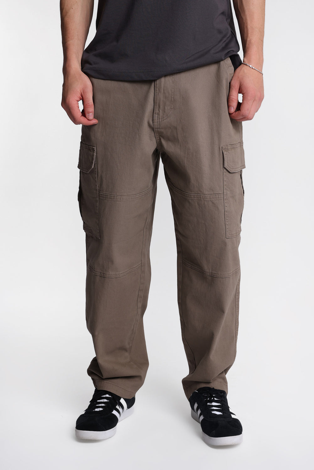 Pantalon cargo en sergé skateur ample Pantalon cargo en sergé skateur ample