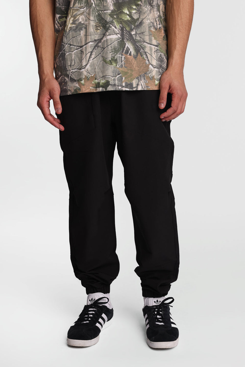 Zip-Pocket Traveler Jogger Zip-Pocket Traveler Jogger