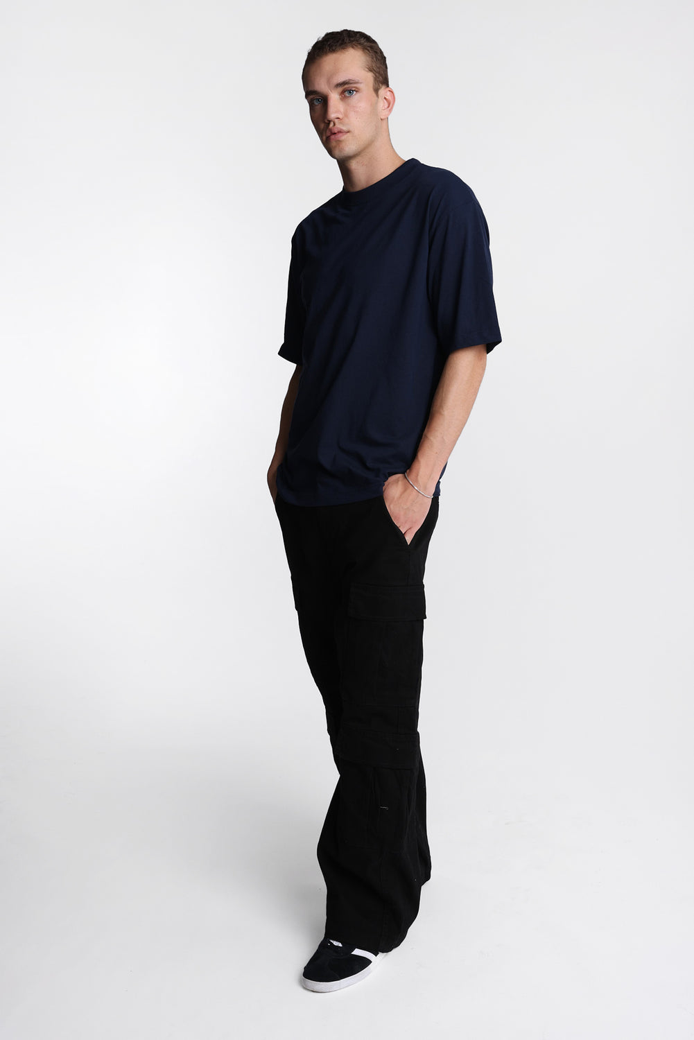 Pantalon cargo en sergé à 4 poches Pantalon cargo en sergé à 4 poches