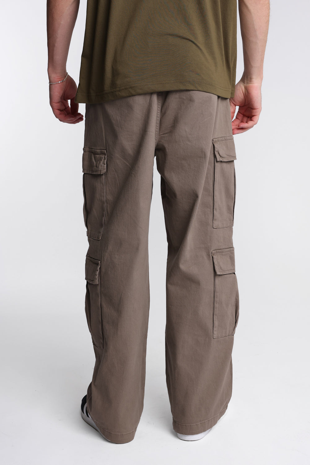 Pantalon cargo en sergé à 4 poches Pantalon cargo en sergé à 4 poches