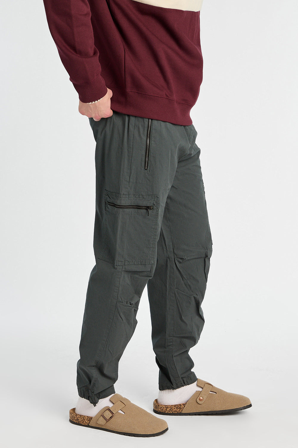 Jogger cargo en popeline à poches zippées coupe ample Jogger cargo en popeline à poches zippées coupe ample