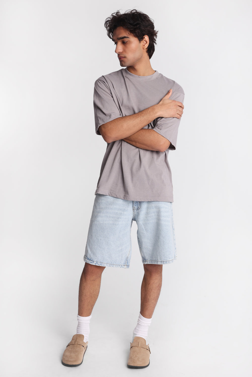 Short en denim ample brodé Short en denim ample brodé