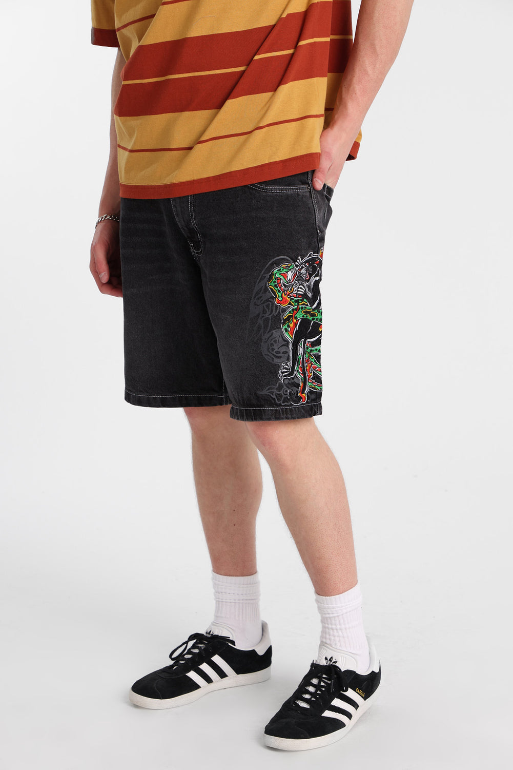 Loose Embroidered Denim Shorts Loose Embroidered Denim Shorts