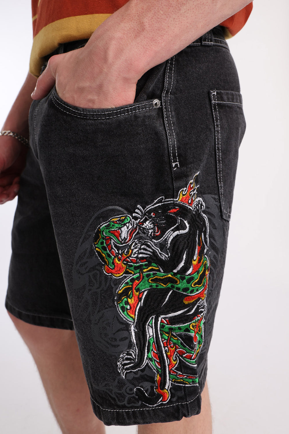 Loose Embroidered Denim Shorts Loose Embroidered Denim Shorts