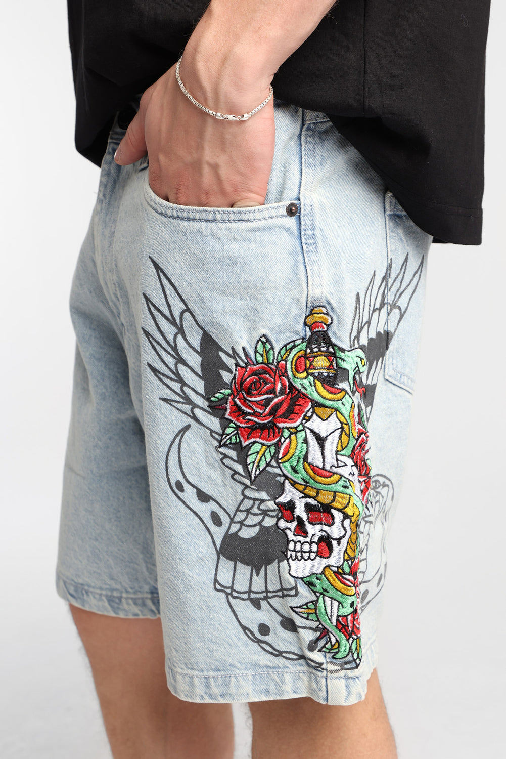 Loose Embroidered Denim Shorts Loose Embroidered Denim Shorts