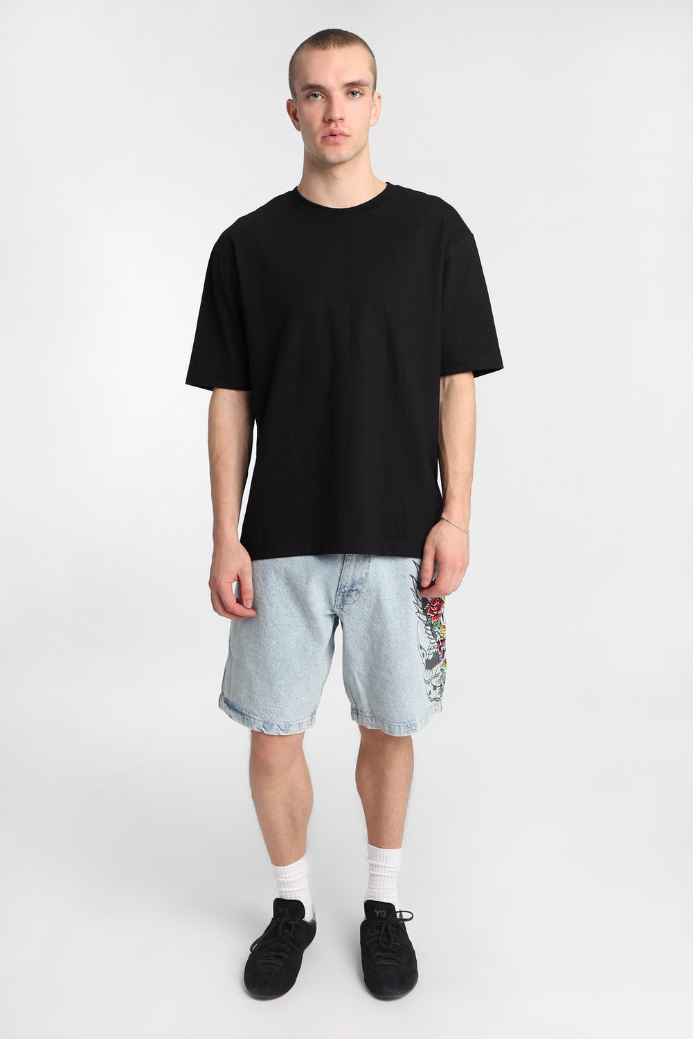 Loose Embroidered Denim Shorts Loose Embroidered Denim Shorts