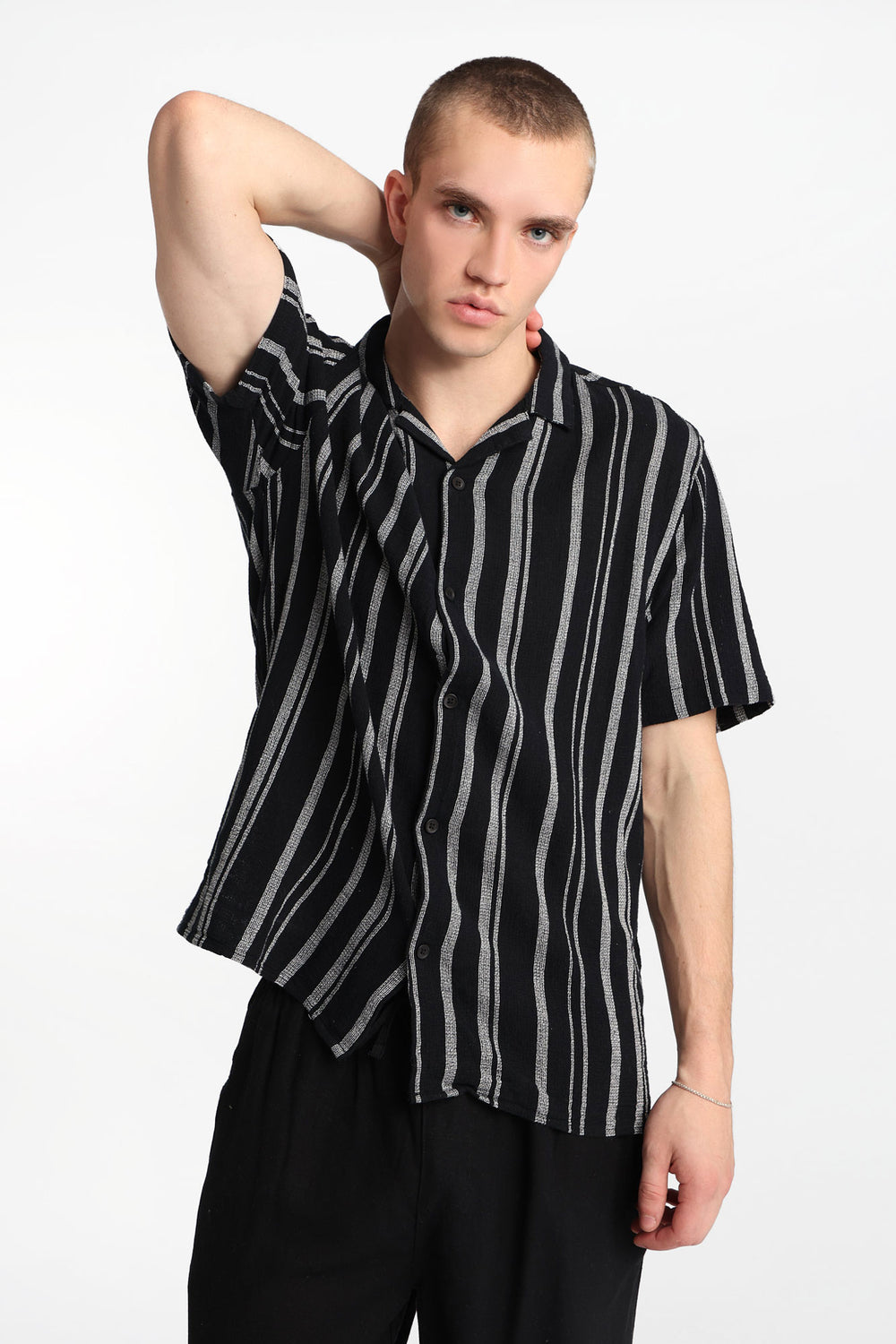 Chemise boutonnée en gaze de coton à rayures Chemise boutonnée en gaze de coton à rayures