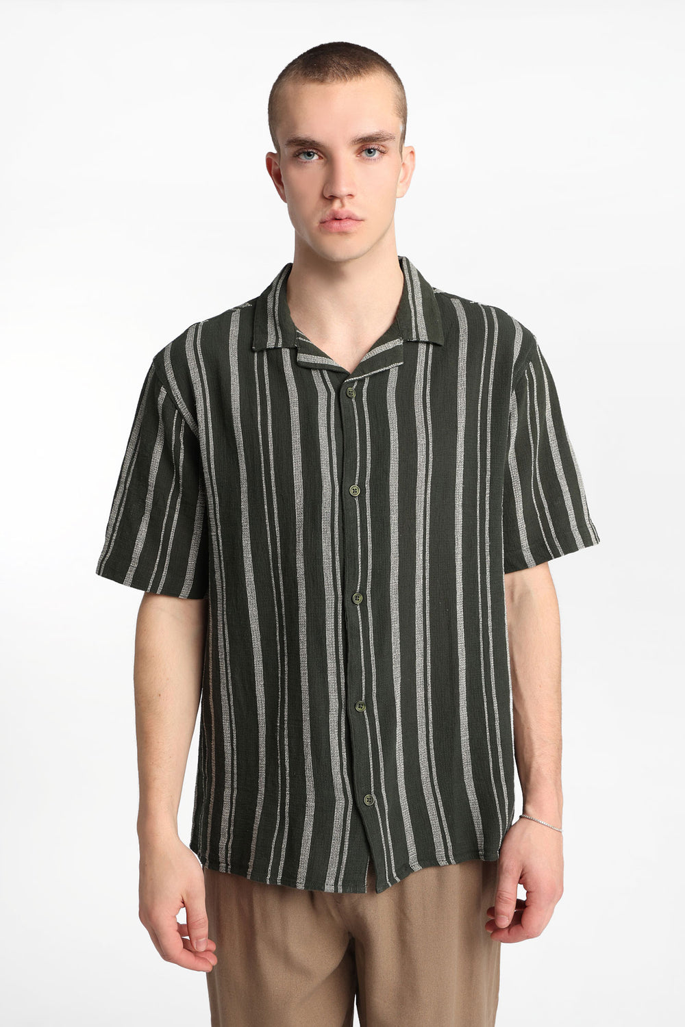 Chemise boutonnée en gaze de coton à rayures Chemise boutonnée en gaze de coton à rayures