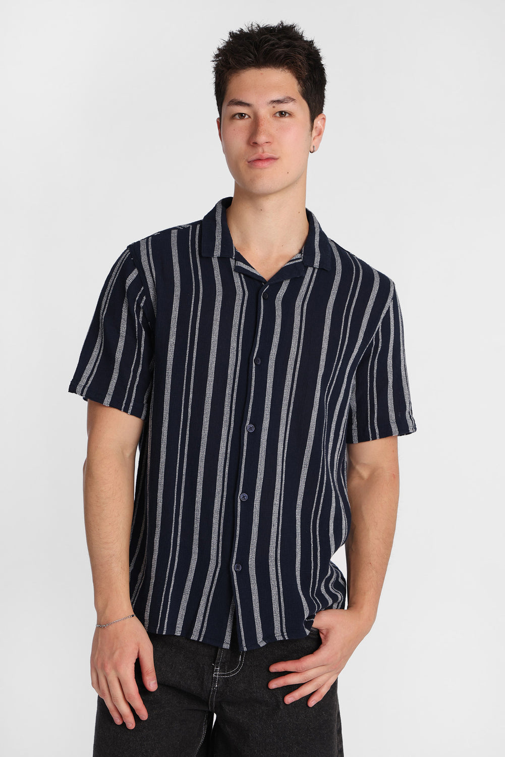Chemise boutonnée en gaze de coton à rayures Chemise boutonnée en gaze de coton à rayures