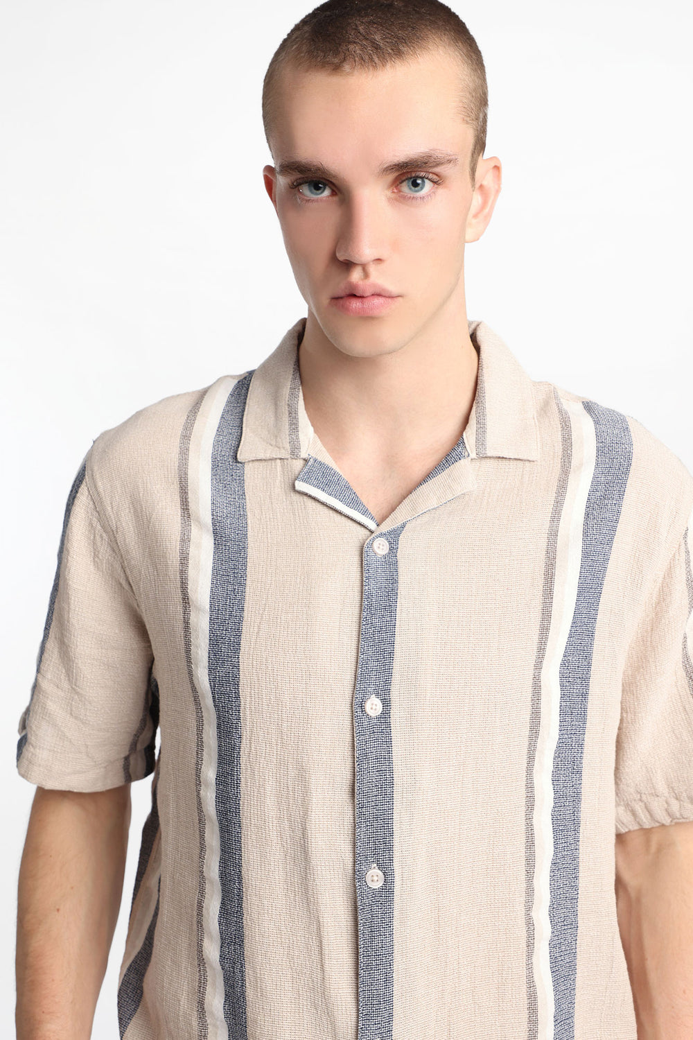 Chemise boutonnée en gaze de coton à rayures Chemise boutonnée en gaze de coton à rayures