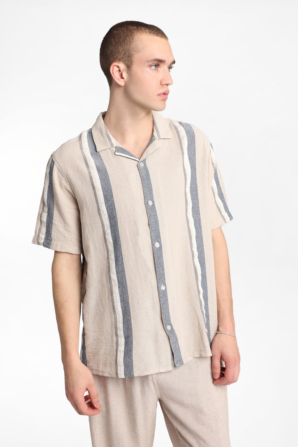 Chemise boutonnée en gaze de coton à rayures Chemise boutonnée en gaze de coton à rayures
