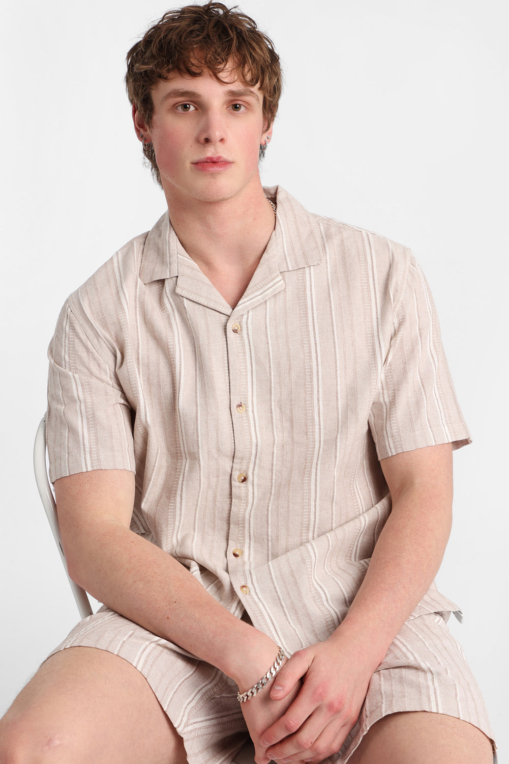 Chemise boutonnée texturée à rayures multiples Chemise boutonnée texturée à rayures multiples