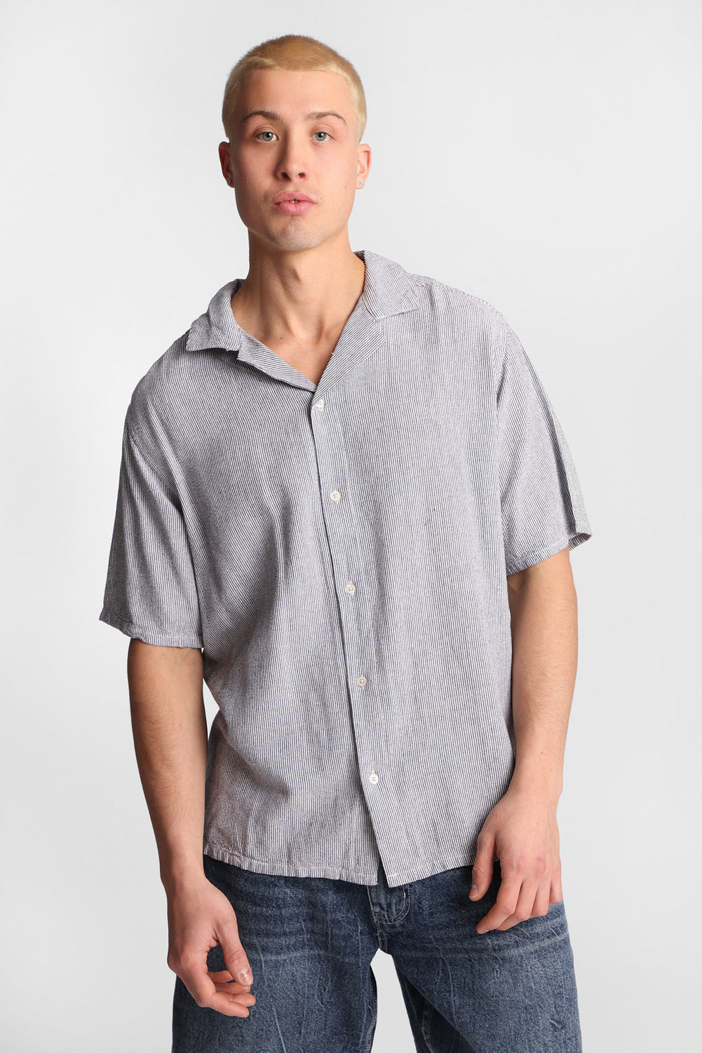 Chemise rayée en mélange de lin boutonnée Chemise rayée en mélange de lin boutonnée