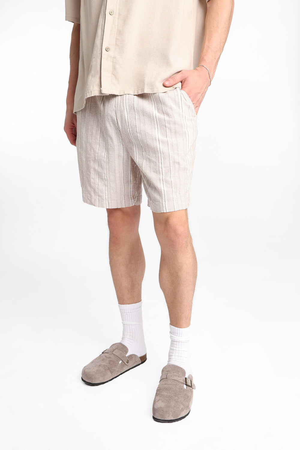 Short texturé à rayures multiples Short texturé à rayures multiples