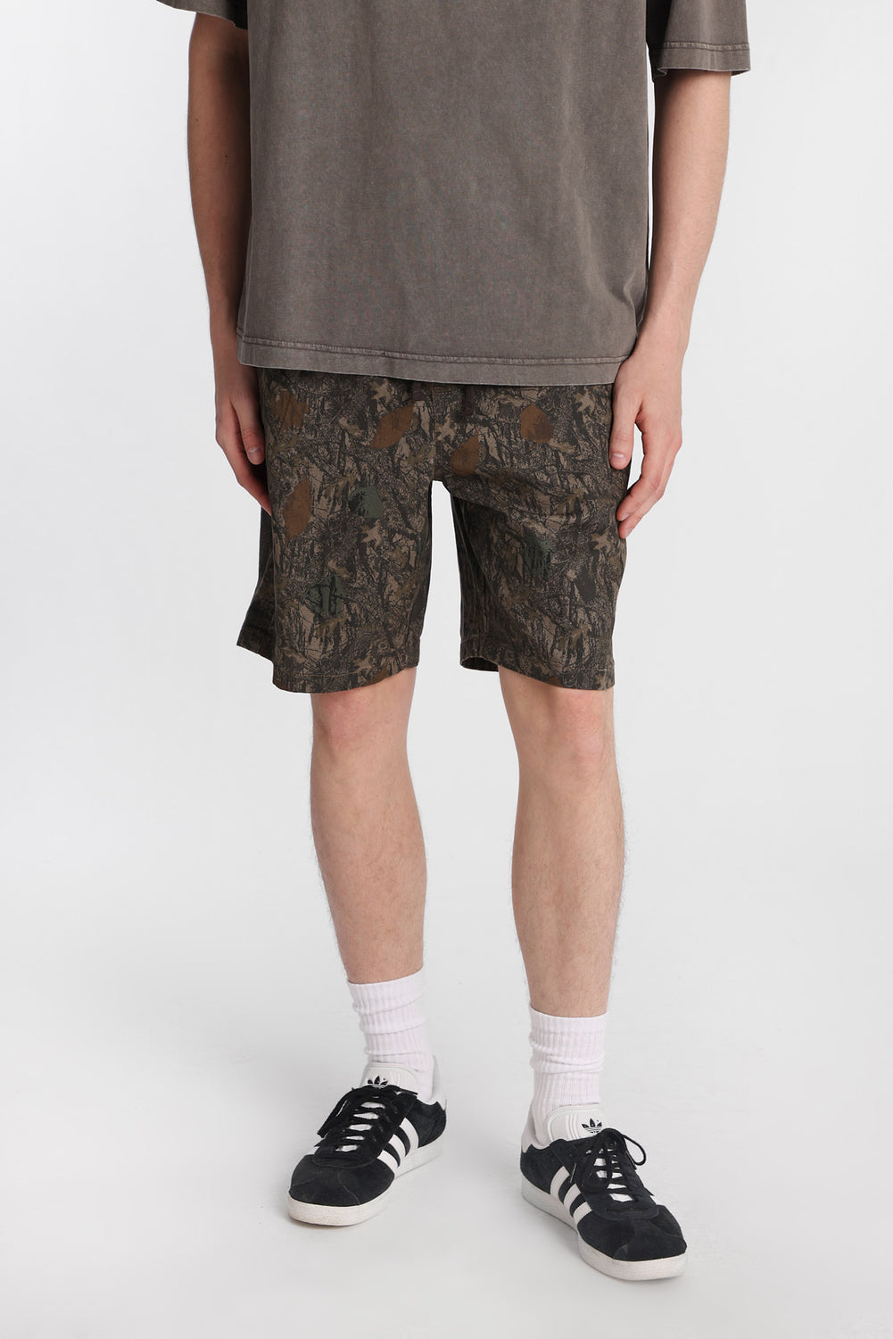 Short en sergé motif camouflage Short en sergé motif camouflage