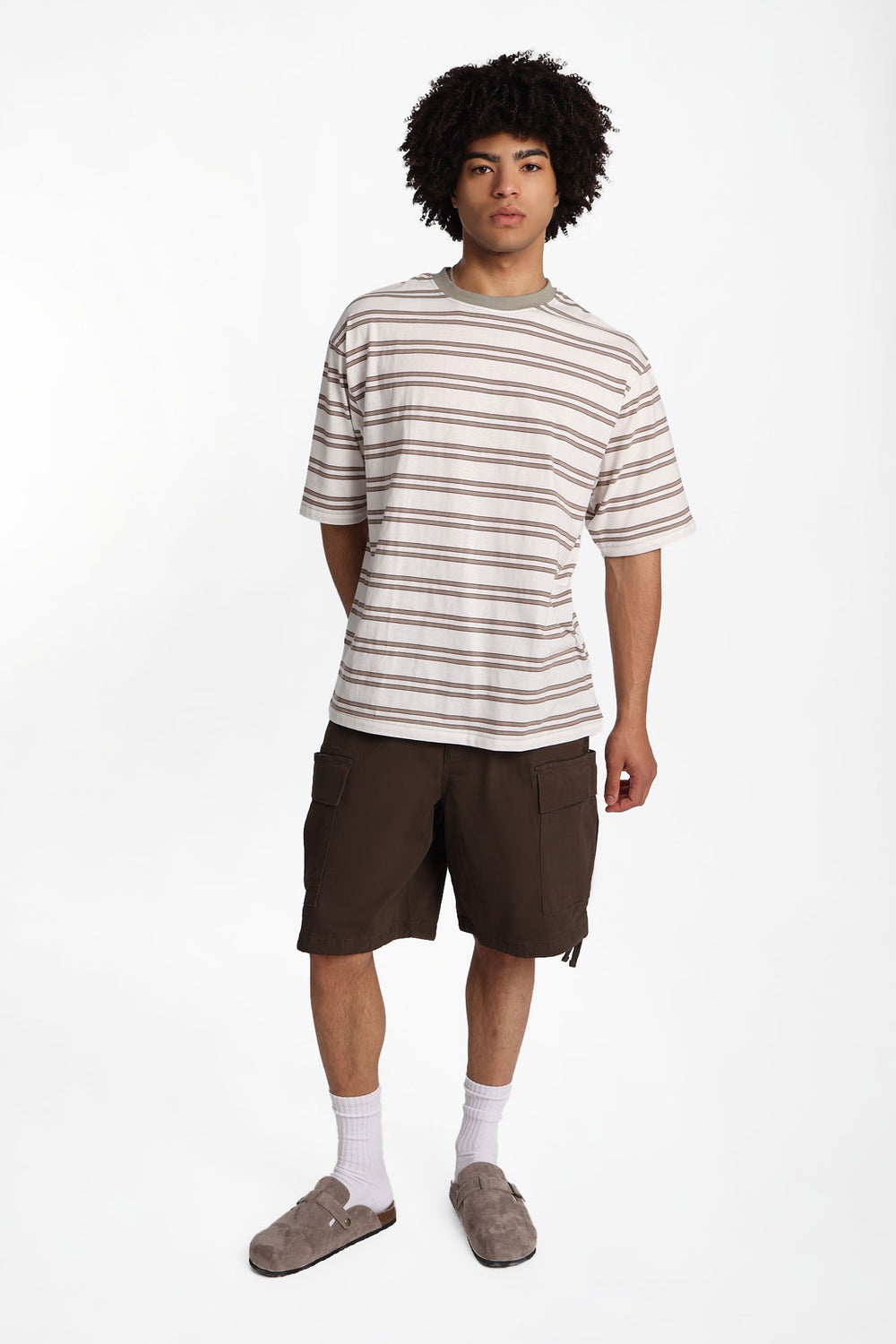 Short ample en sergé à multiples poches Short ample en sergé à multiples poches
