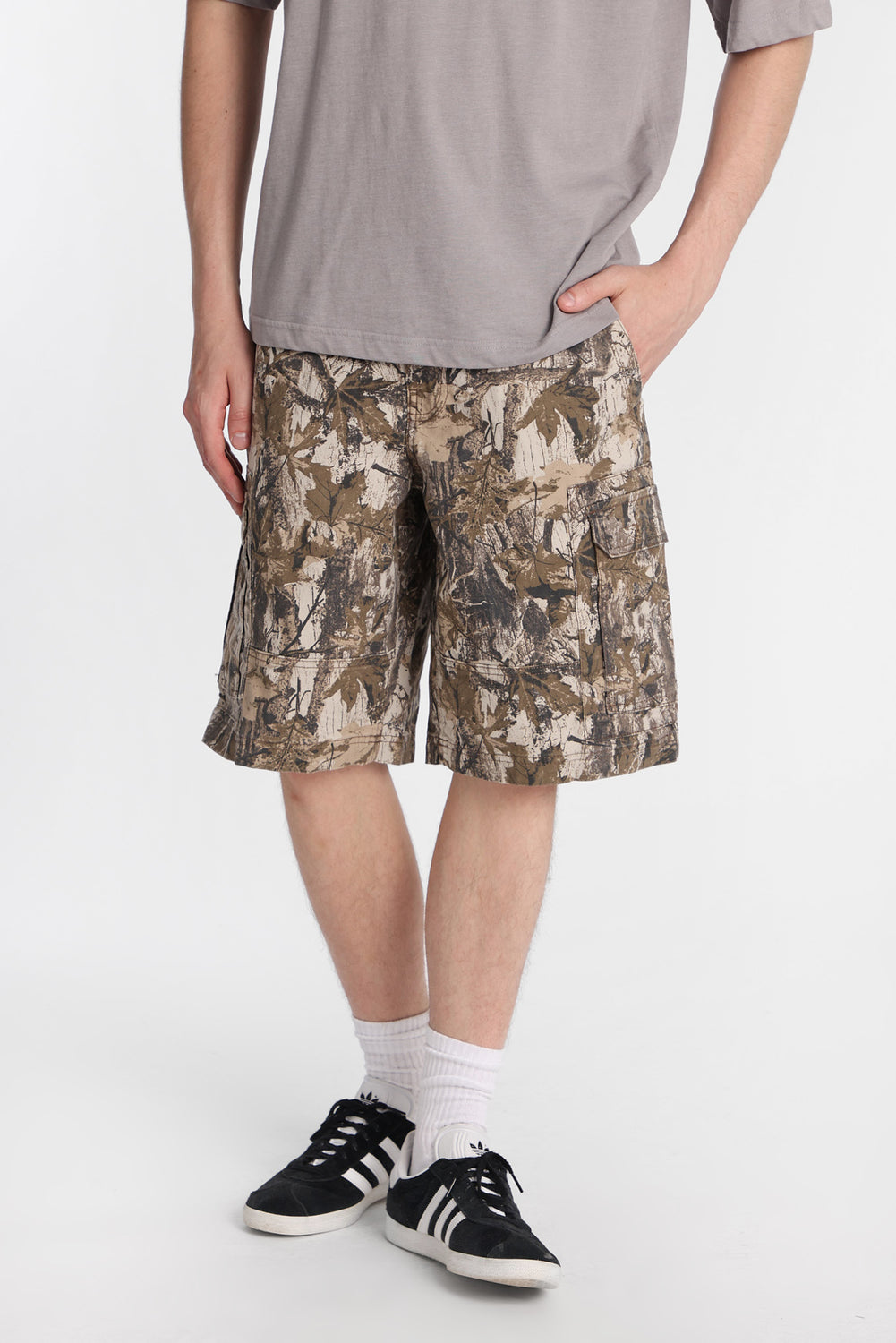 Short cargo en sergé motif camouflage Short cargo en sergé motif camouflage