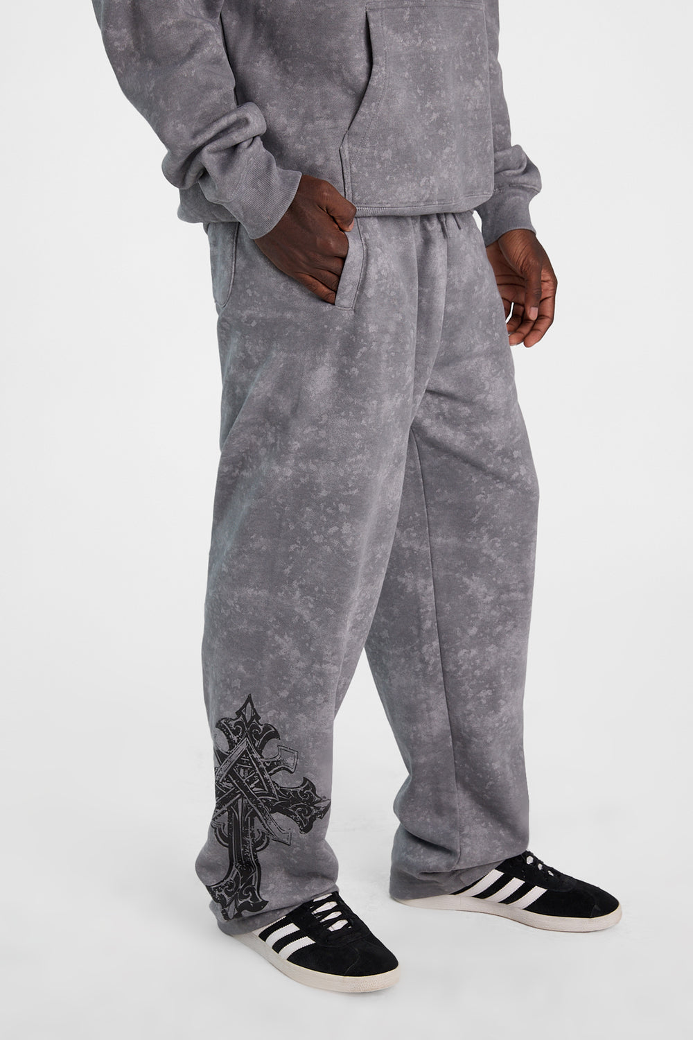 Pantalon en molleton délave imprimé à croix Arsenic Pantalon en molleton délave imprimé à croix Arsenic