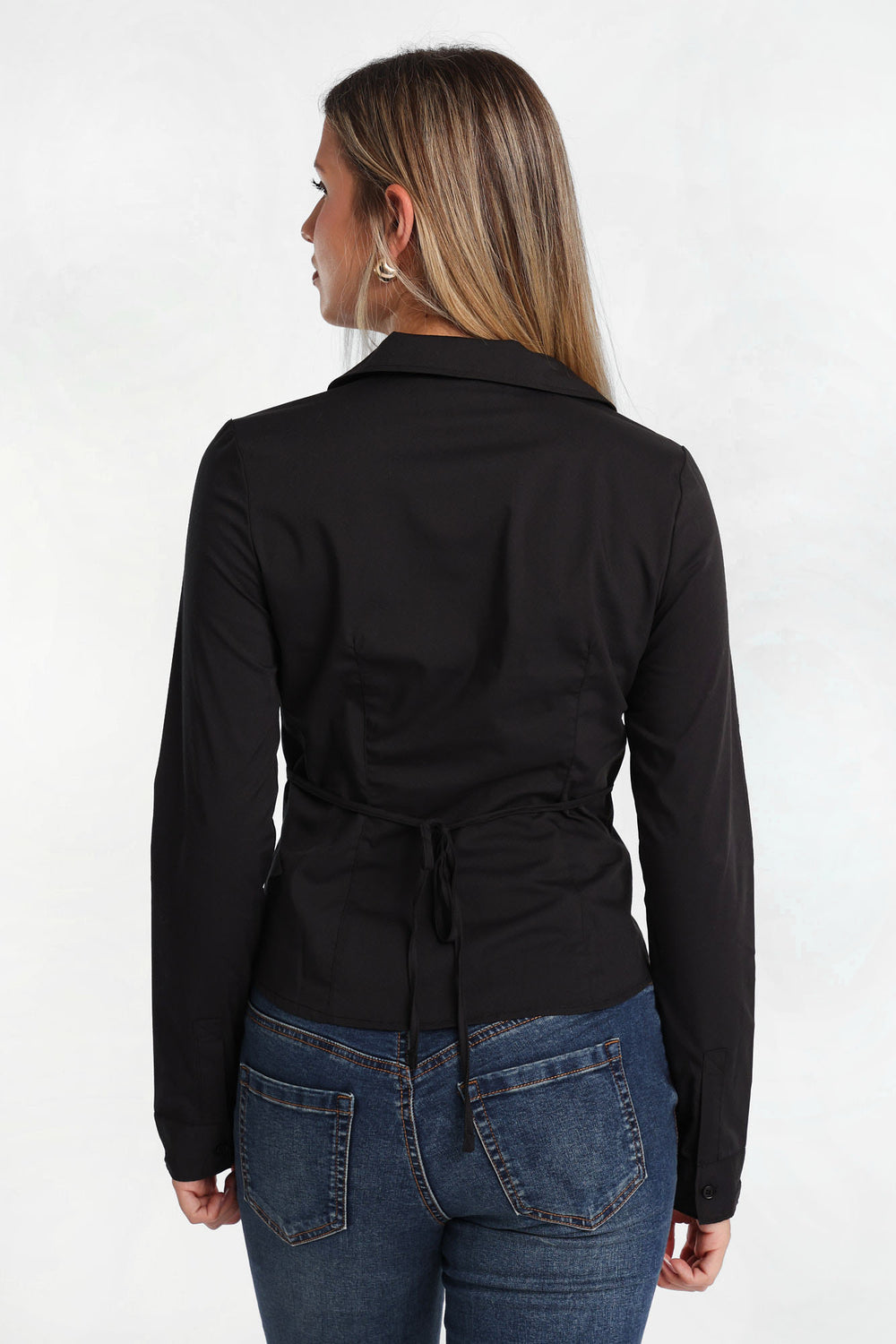 Chemise à manches longues à nouer au dos Chemise à manches longues à nouer au dos
