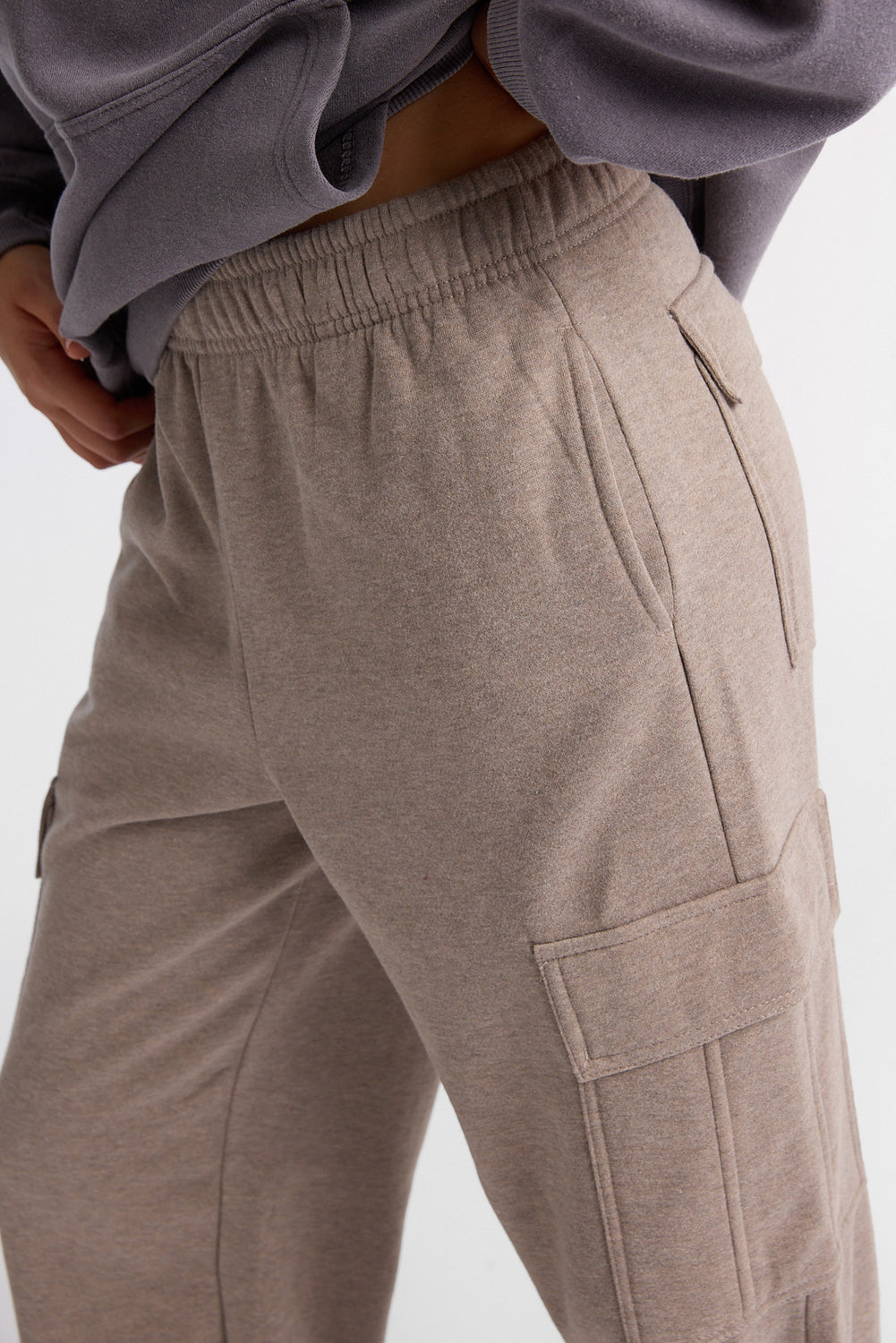 Pantalon en molleton cargo à jambe large Pantalon en molleton cargo à jambe large