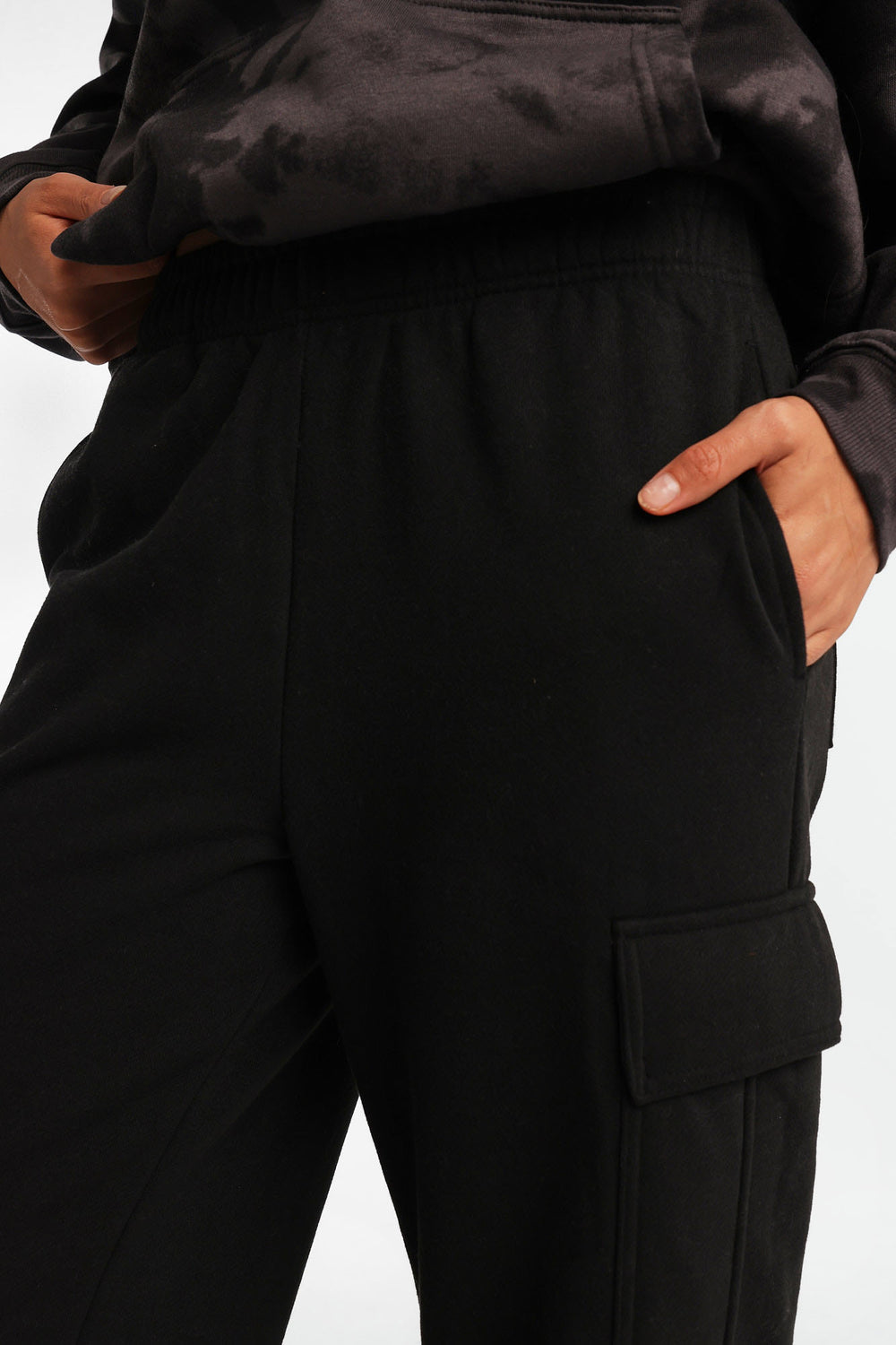 Pantalon en molleton cargo à jambe large Pantalon en molleton cargo à jambe large