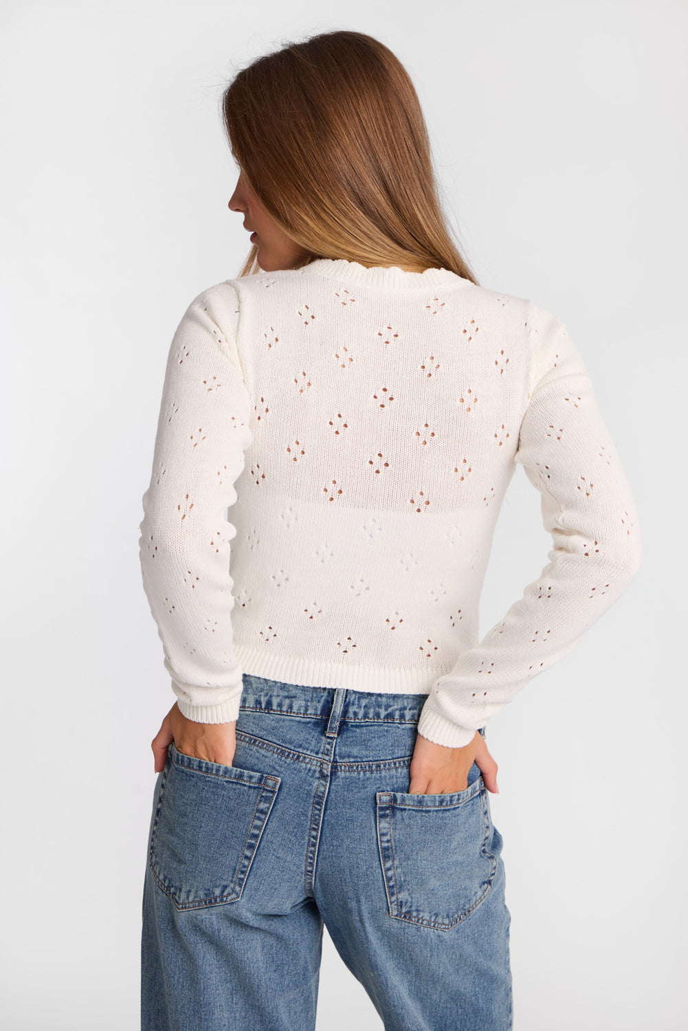 Cardigan à col ras du cou boutonné en tricot pointelle Cardigan à col ras du cou boutonné en tricot pointelle