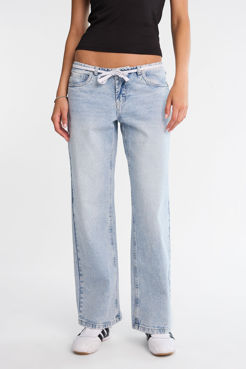 Jean Chloe ample taille basse avec ceinture en lacet Jean Chloe ample taille basse avec ceinture en lacet