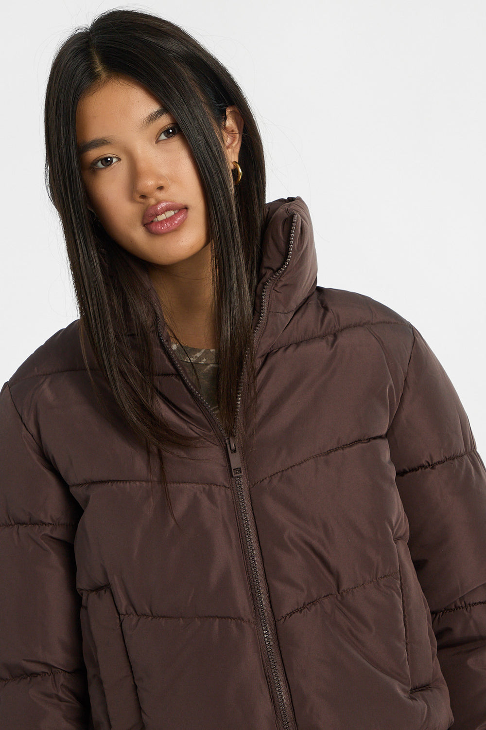 Veste courte matelassé à col montant Veste courte matelassé à col montant